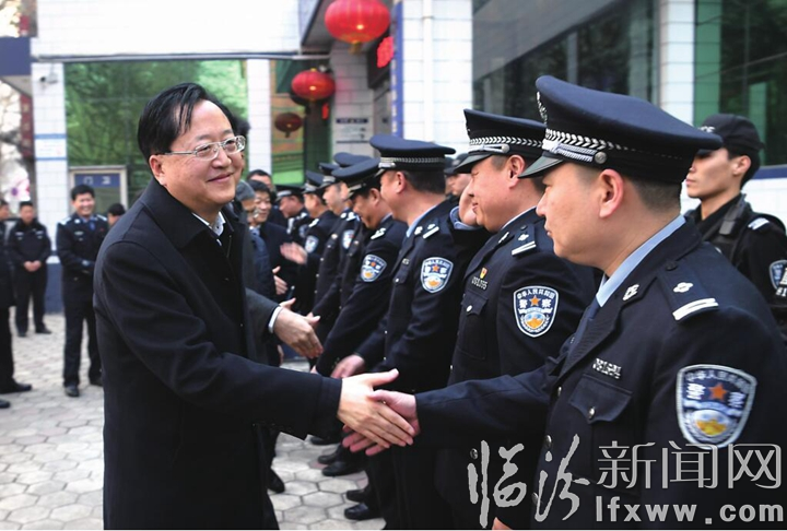 岳普煜劉予強等市領導慰問堅守一線的干部職工