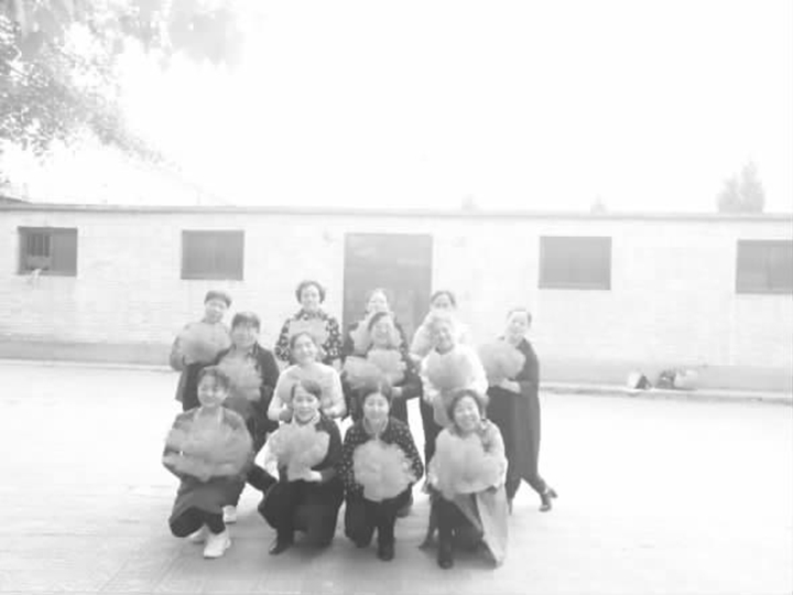 堯都車站社區:歌舞飛揚 祝福祖國