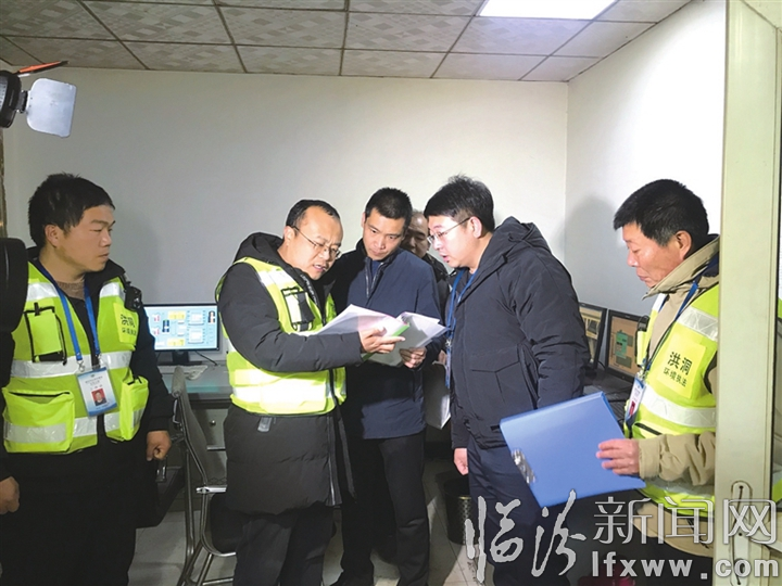 市生態(tài)環(huán)境局洪洞分局:晝夜巡查排查污染源 及時督促問題整改