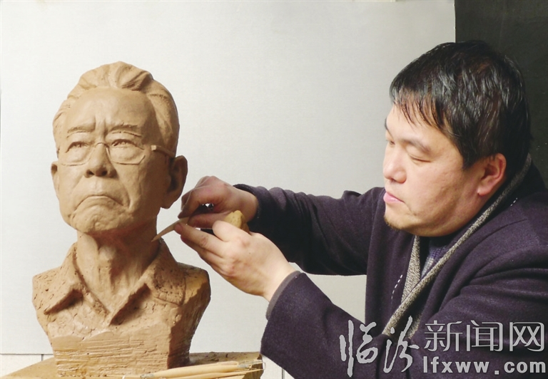 臨汾雕塑家劉波:雕塑作品《民瘼懷憂》致敬英雄