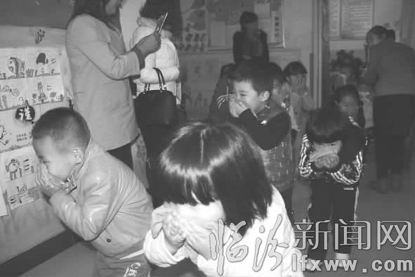 堯都區(qū)幼兒園:消防演練 安全記心間