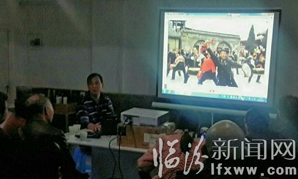 臨汾市總工會(huì)攝影家協(xié)會(huì)召開攝影作品點(diǎn)評(píng)會(huì)