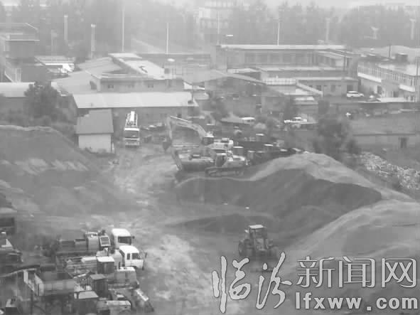 臨汾錦繡華庭住戶:攪拌站玩起“躲貓貓”