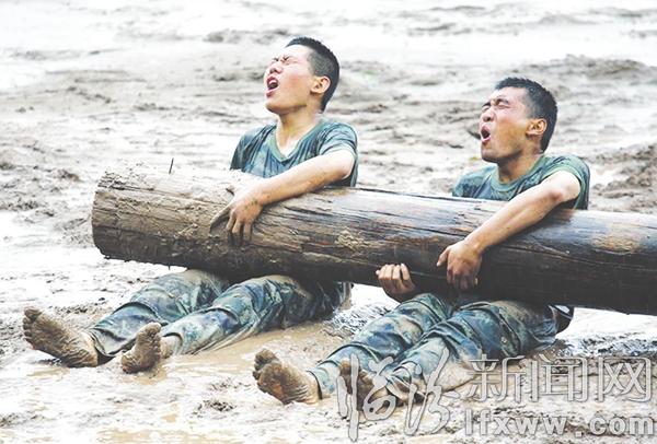 臨汾武警魔鬼訓(xùn)練堪比大片