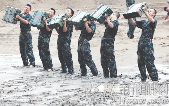 臨汾武警魔鬼訓(xùn)練堪比大片