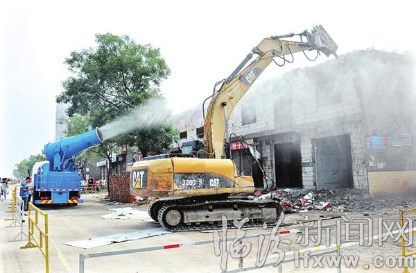 鼓樓南北街:推進(jìn)擋墻工程 美化市容環(huán)境