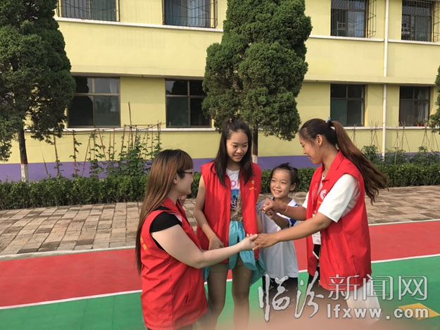 臨汾志愿者環城騎行 呼吁關愛留守兒童