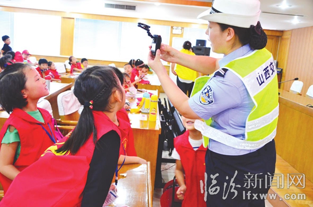 臨汾:小記者爭當(dāng)文明小使者