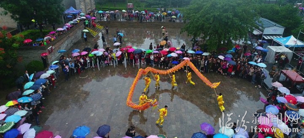 運城:3萬余人齊聚李家大院 場面火爆游人如織